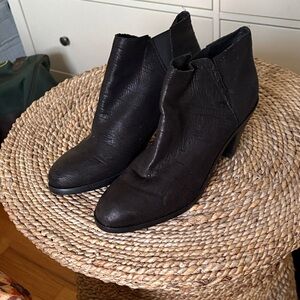Eileen Fisher Leather Pull-on Heel Ankle Boots 8